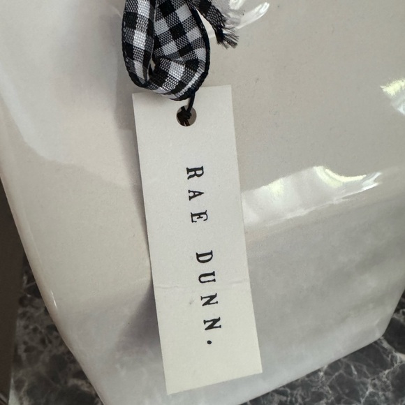 💥Rae Dunn Clover Ceramic Birdhouse with Ribbon - Picture 3 of 8